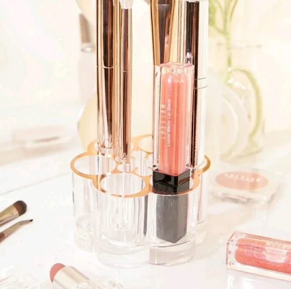 Acrylic Makeup holder. - Picture 2 of 16